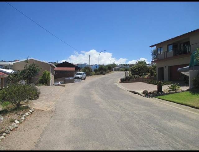 4 BEDROOM HOUSE FOR SALE IN DANA BAY